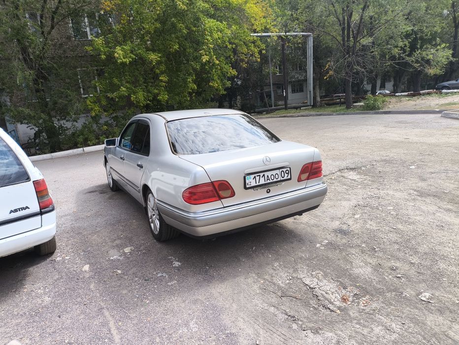 Продам Мерседес Е 280