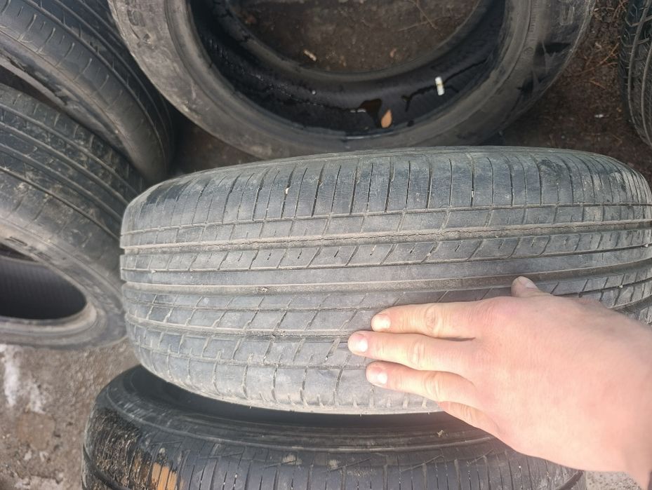 Резина летняя 215/55/17