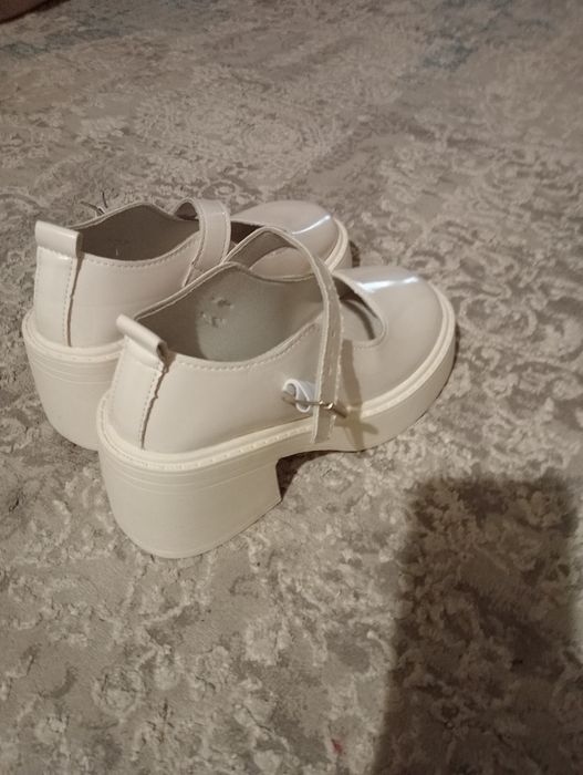 Продам туфли женские