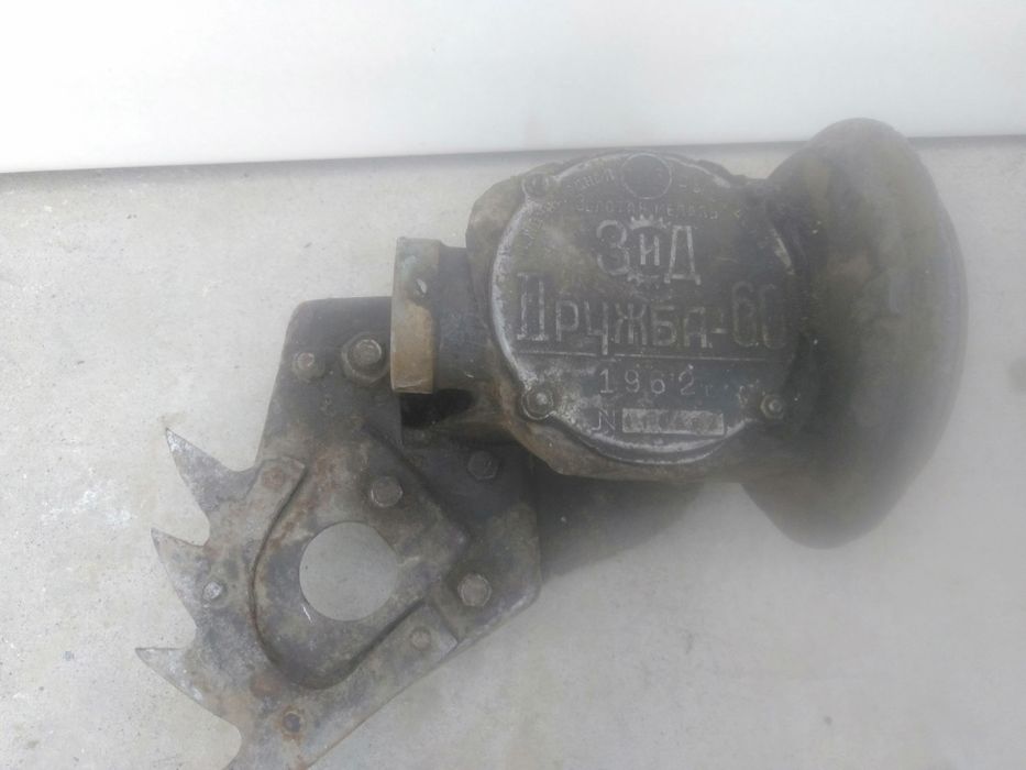 Продам 2 штук бензопил дружба