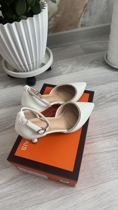 Вечерний туфли белый