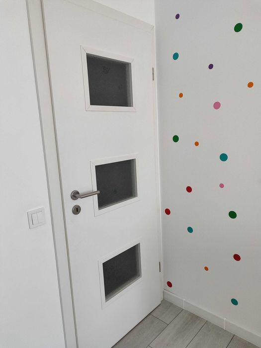 интериорни крила, ляво и дясно