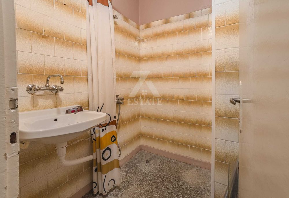 Продава 2- стаен апартамент в ж. кв. Борово- гр. София