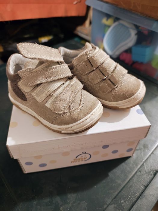 Adidas pt copii mărimea 20