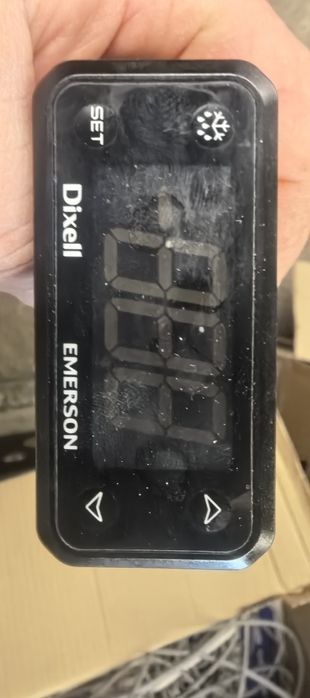 Vand termostat electronic/controler vitrine/dulapuri frigorifice