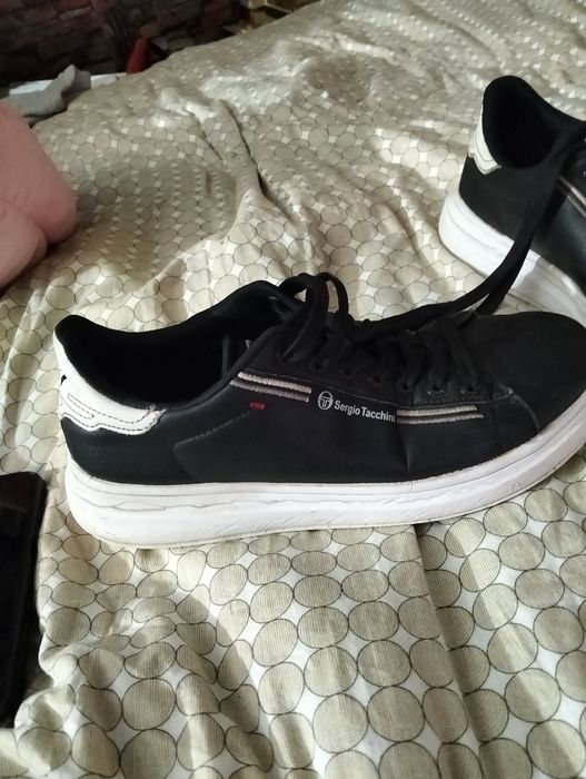 Adidași Nr 42 starea care se văd în poze