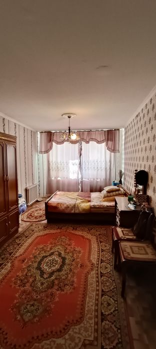 Продам квартиру  3 комнатную