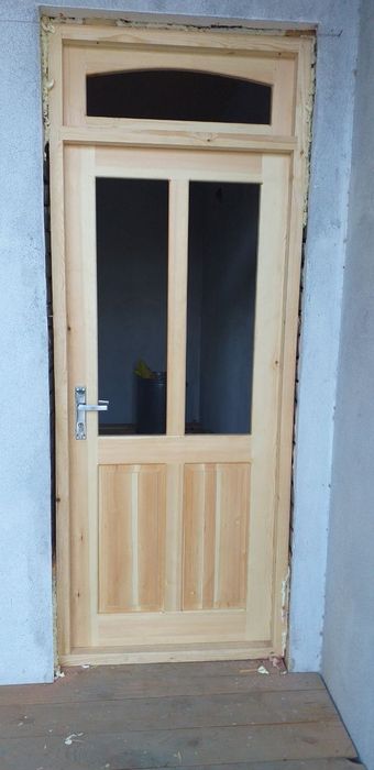 Yogochdan eshik deraza rom buyurtma qabul qilamiz