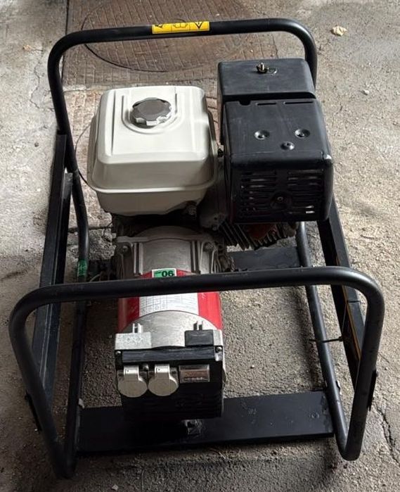 Generator curent pe benzină AGT HBS 4201 cu motor Honda 9.0CP 4,2kVA