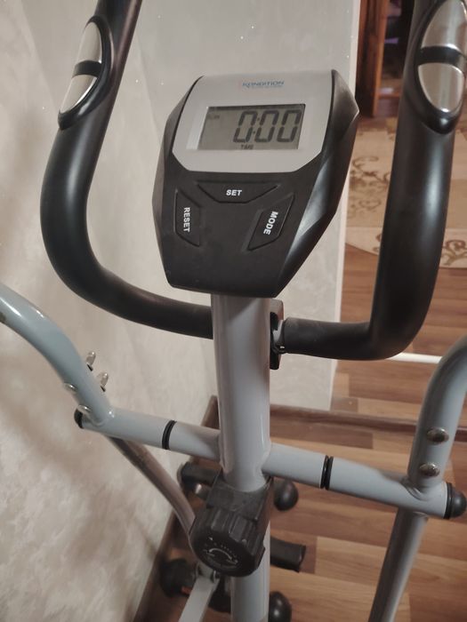 Bicicletă eliptică