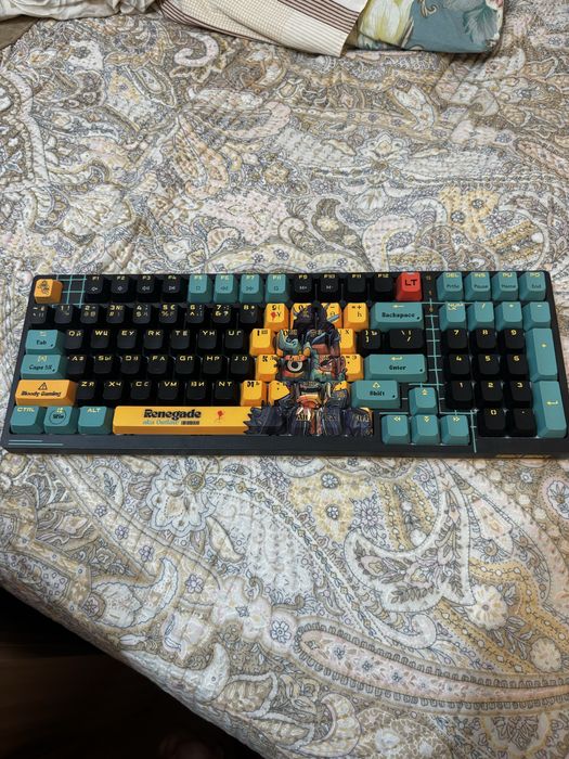 Продам клавиатуру