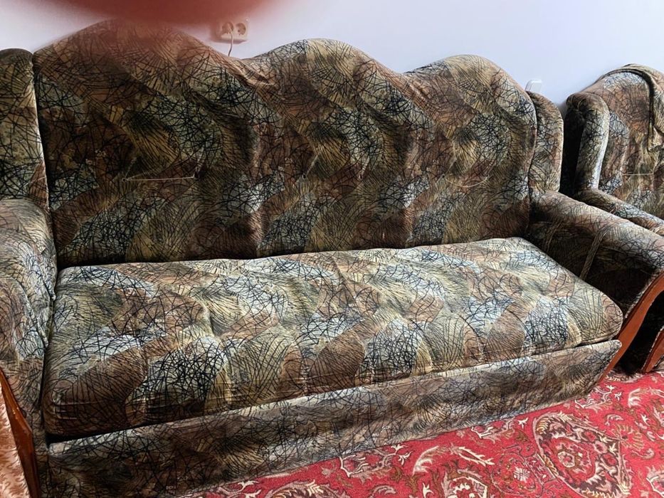 Диван раскладной и два кресла