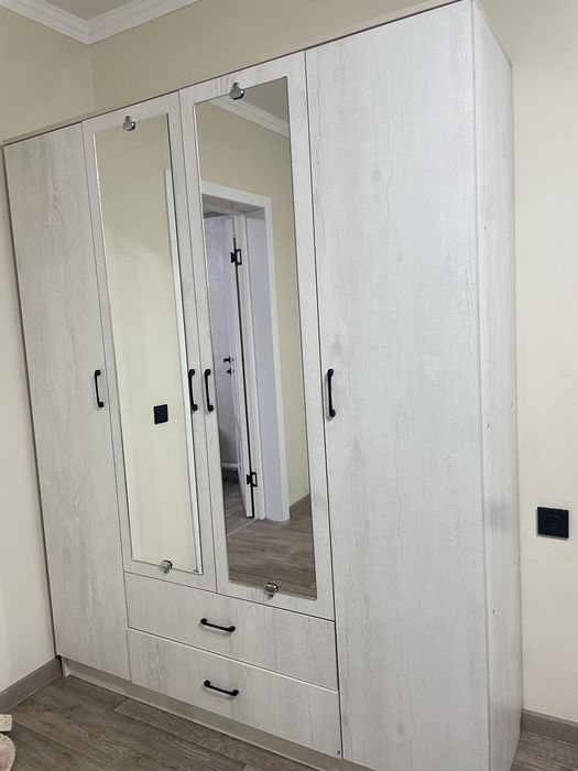 Продаем шкаф.