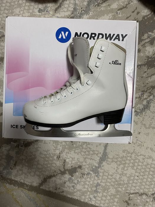 Фигурные коньки на девочку