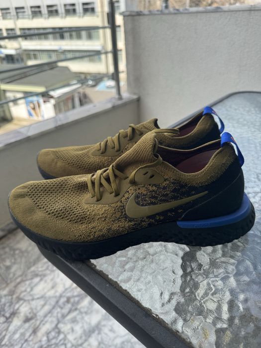 Маратонки NIKE……