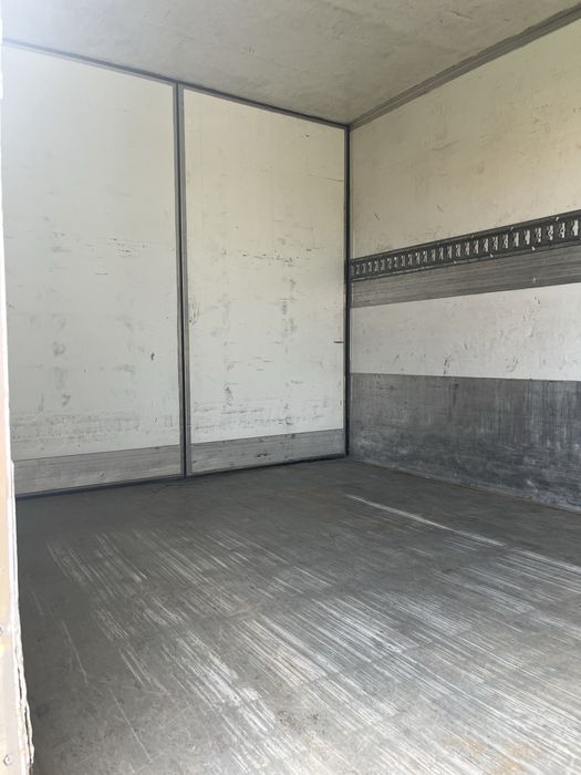Mercedes 515 cub frigo cu lift