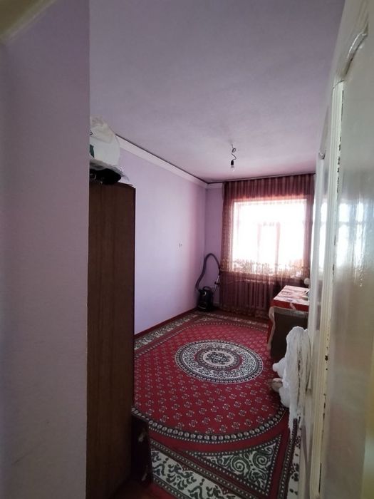 Шахар марказида 4 хонали квартира барча жихозлари билан сотилади