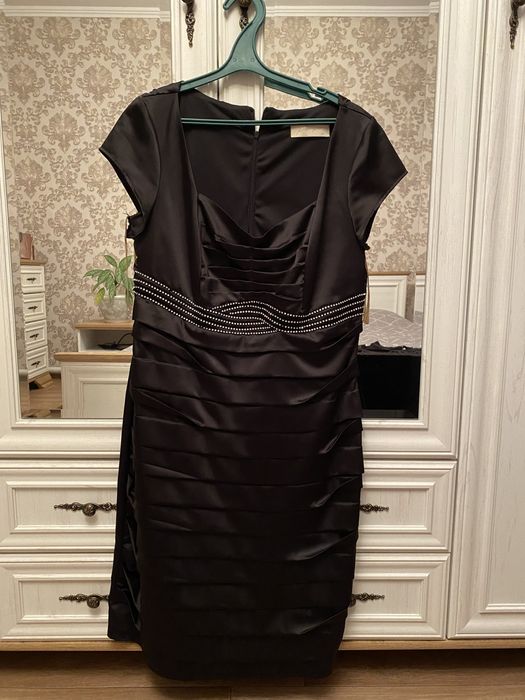 На продаже платья