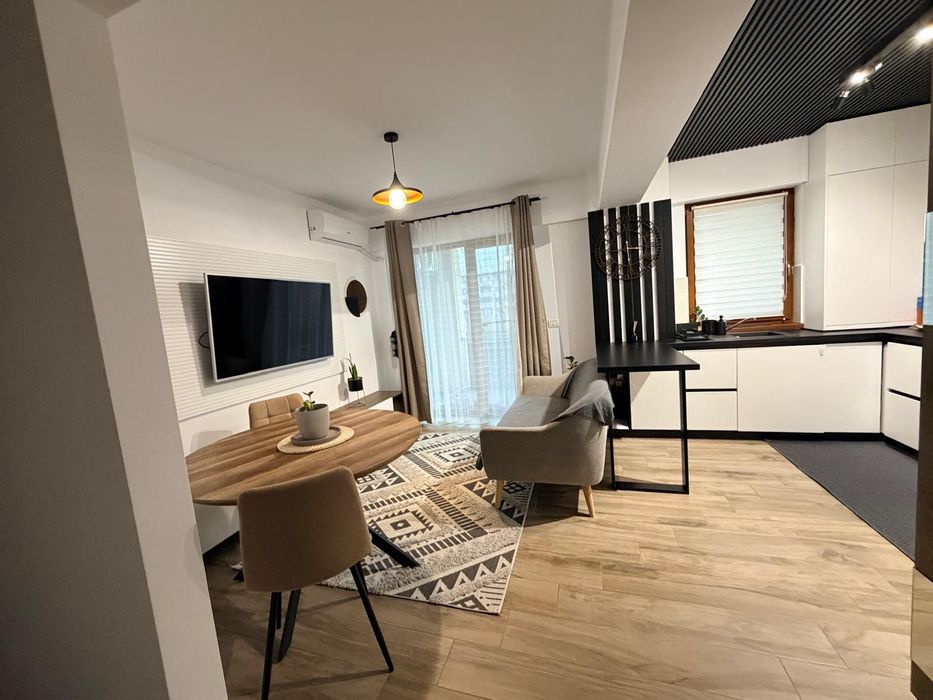 Apartament 4 camere ESQ 2 Village