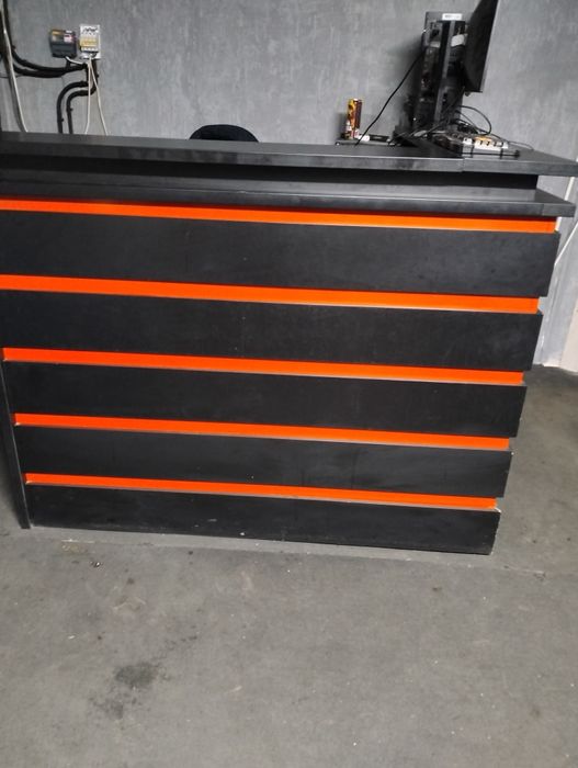 Продам ресепшен в хорошем состоянии