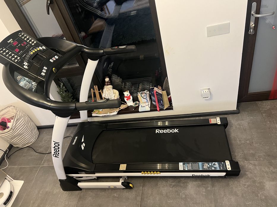 1.	Bandă de alergat Reebok – stare excelentă!