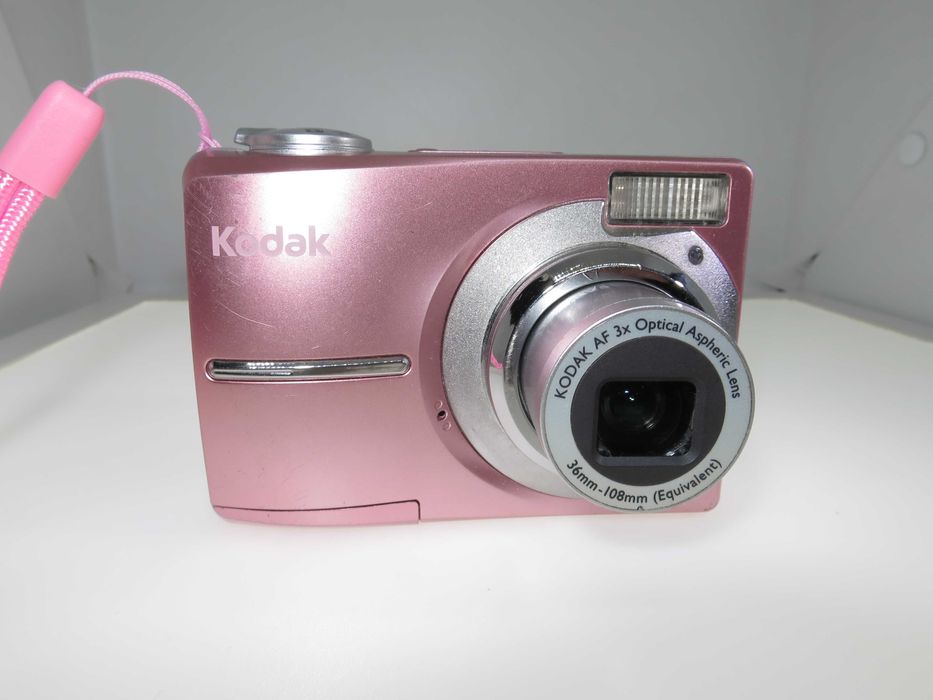 Kodak EasyShare C713 розов компактен фотоапарат, ретро цифрова камера Кодак, 7 мегапиксела и 3х оптичен зум, работи и снима с отлично качество