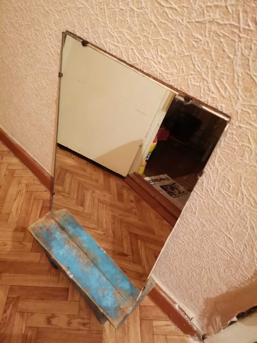 Продам зеркало в хорошем состоянии