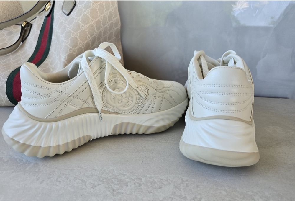 Дамски маратонки в бежаво- два модела