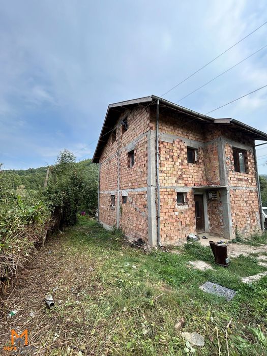 Двуетажна къща за продажба - село Боазът