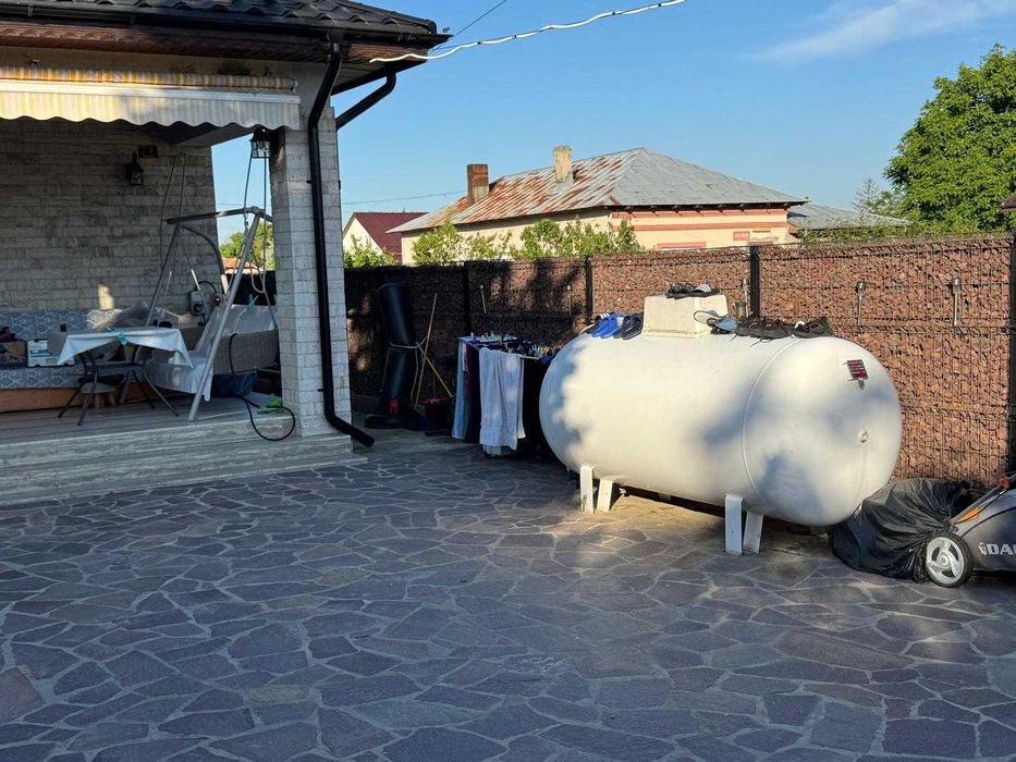 Casa de vinzare 140 mp locuibili in comuna Poroschia+ Terasa