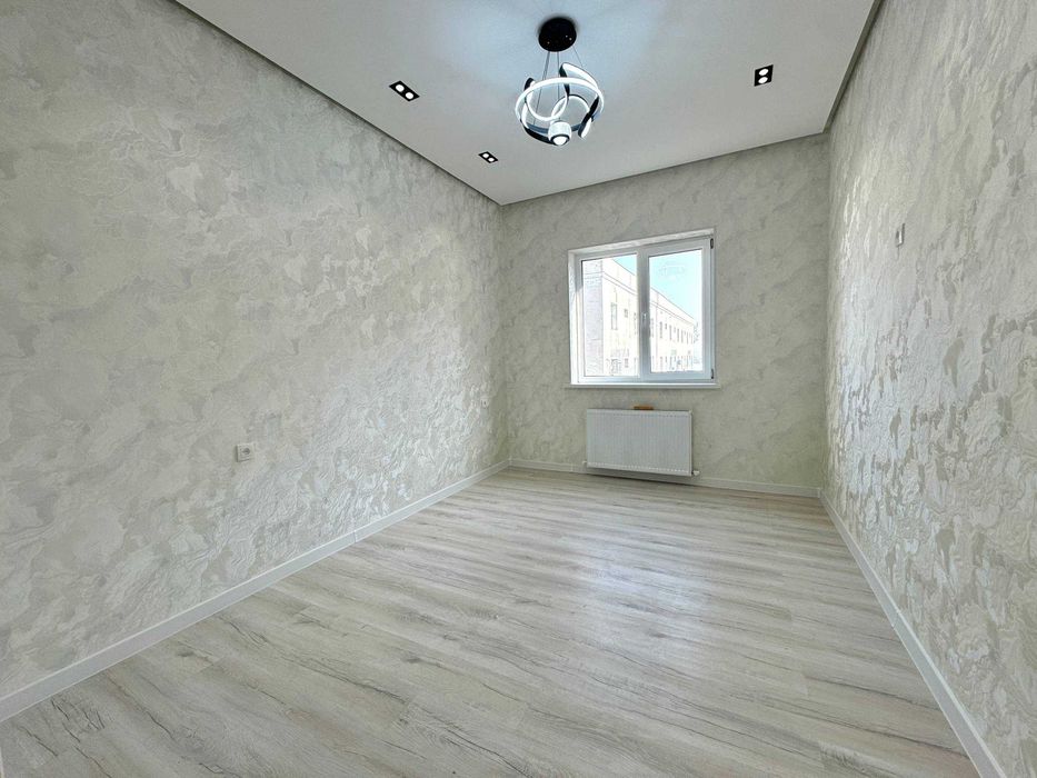 Продаю 4 комн квартиру в новостройке Геофизика кирпичный дом (Jane)