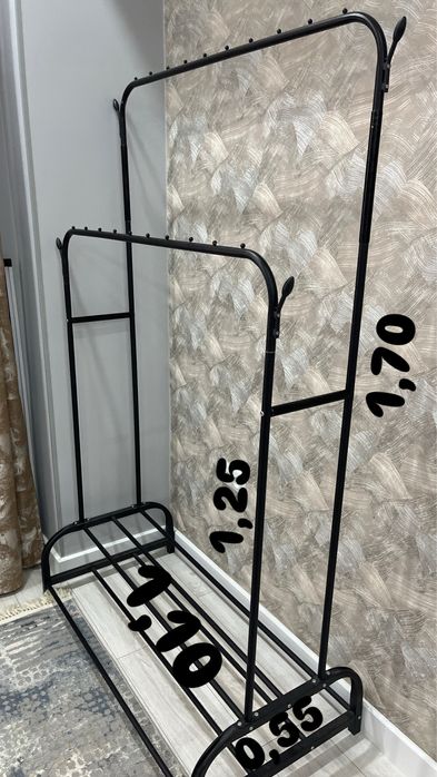 Вешалка стоящая металлическая