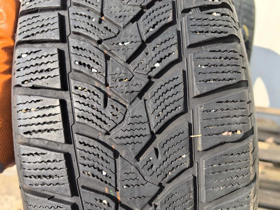 215/70/16 Дънлоп ДОТ 2022 г