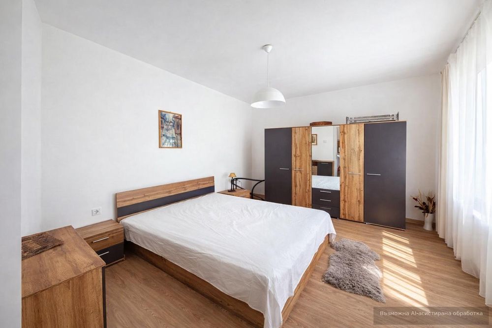 Тристаен апартамент под наем в Център