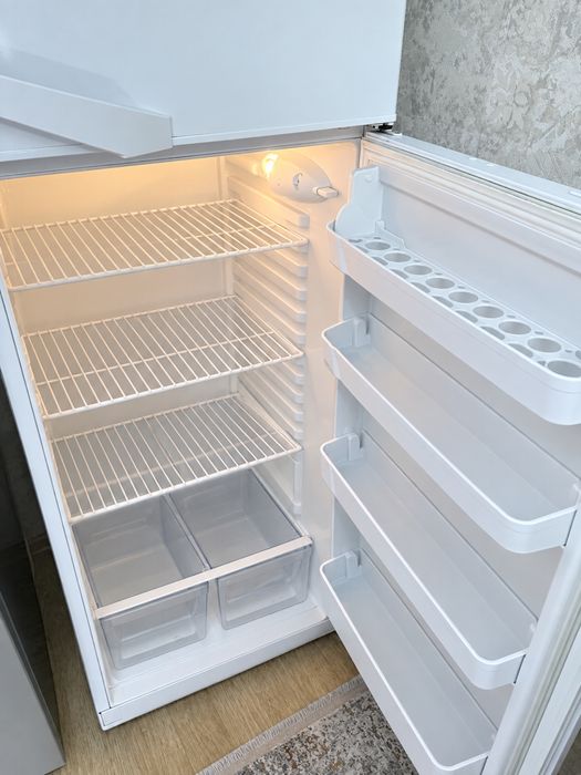 Холодильник Indesit