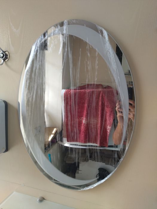 Ванный зеркало и полка цехдан.