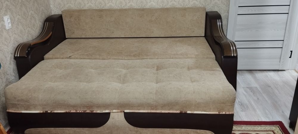 Срочно продаю диван