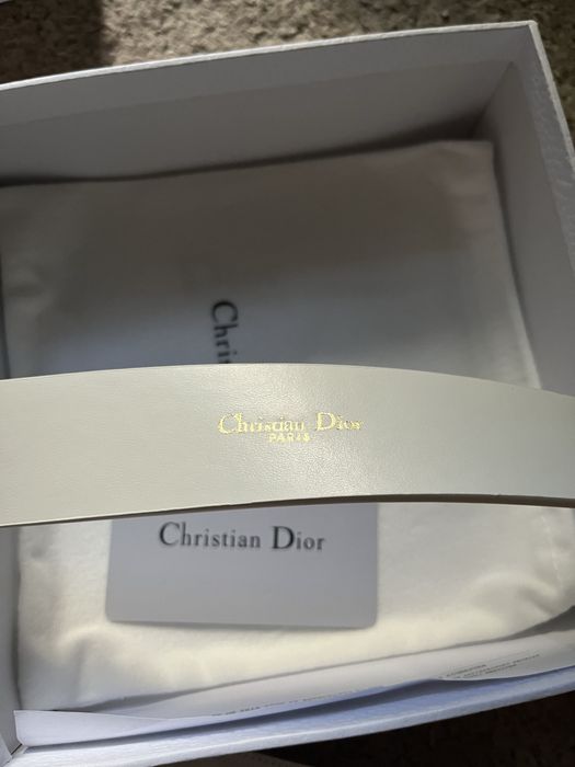 Christian Dior бял колан