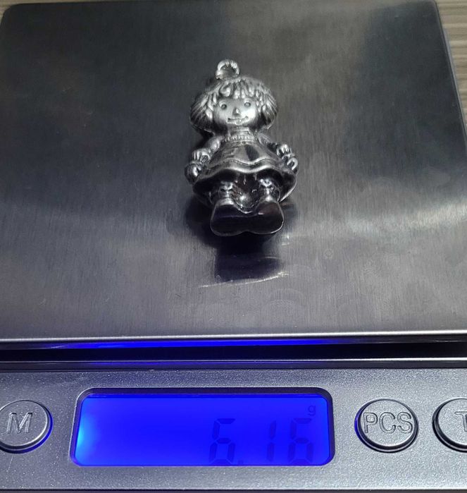 Pandantiv argint,  păpușa Raggedy Ann