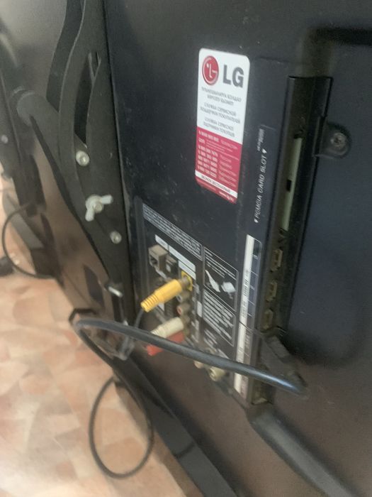 Продам телевизор LG смарт