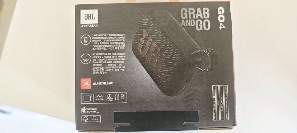 Противная колонка JBL GO4