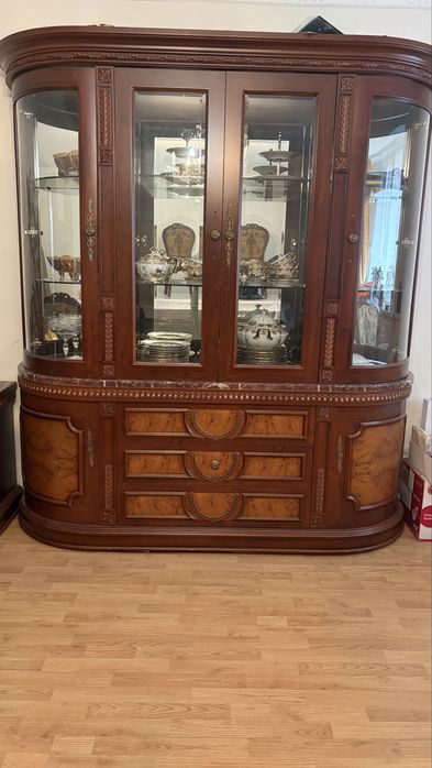 Сервант, тумба, камот. В отличном состоянии