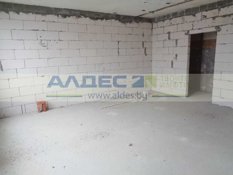 Продава промишлено помещение в Казичене!