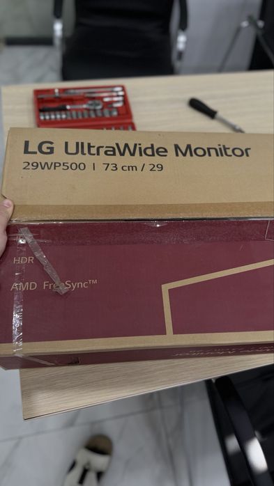 Срочно продаётся LG UltraWide 29WP500