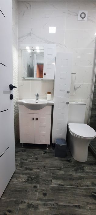 Дава се под наем Двустаен апартамент в Варна, Общината - 60 кв.м за 561 € - Снимка #3