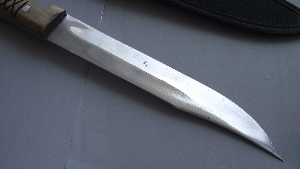 НОЖ , острие, каракулак- новодел- стомана-  - Супер!!!