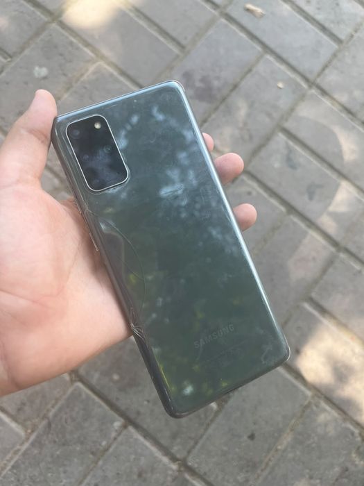 Samsung s20plus +