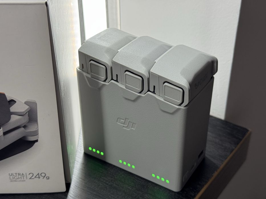 DJI Mini 3 cu Smart Controller