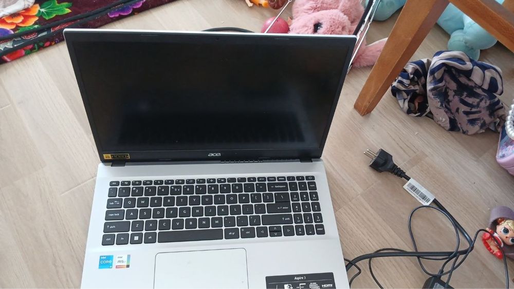 Acer Noutbok sotiladi