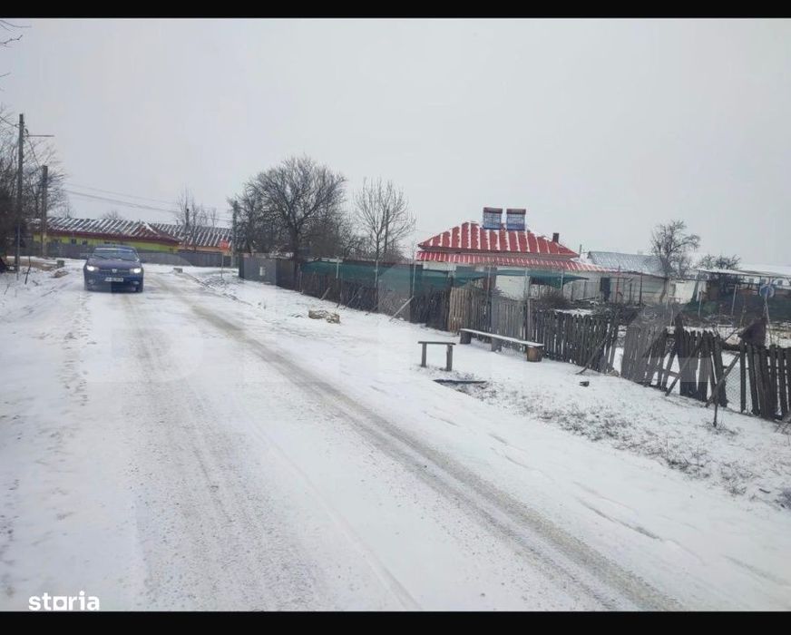 Ocazie investiţie! Teren intravilan cu acces stradal, Petresti Dambov